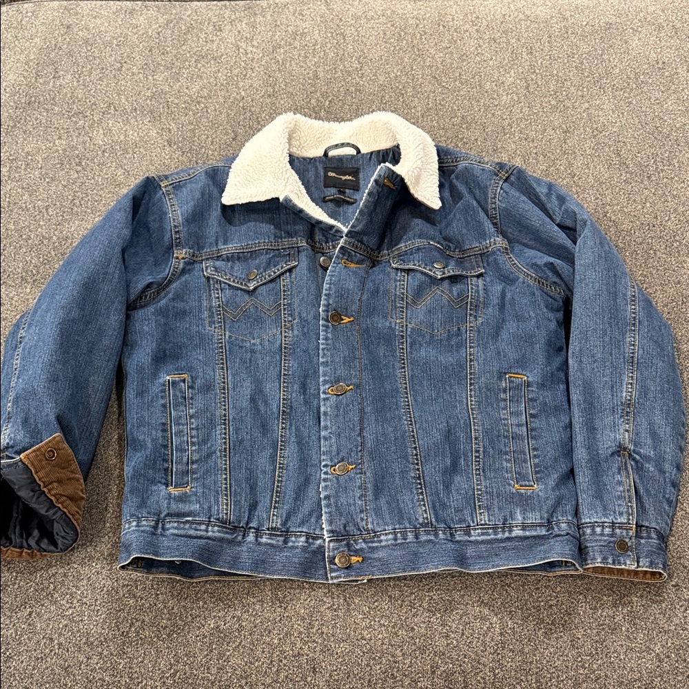 Wrangler Jean jacket men’s size small or women’s l/xl - Picture 1 of 10